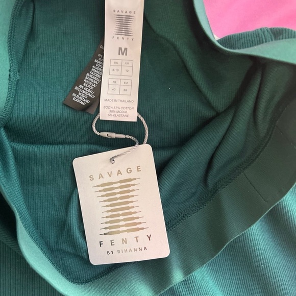 Fenty  green leggings NWT . Size M - Picture 4 of 8